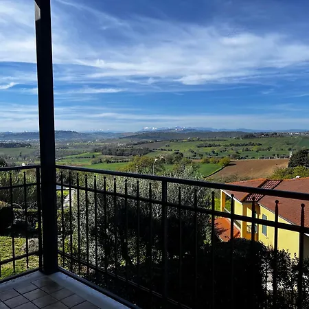 Le Quiete Stanze, Tra Le Colline E Il Mare, Posto E Auto Incluso Appartement Numana